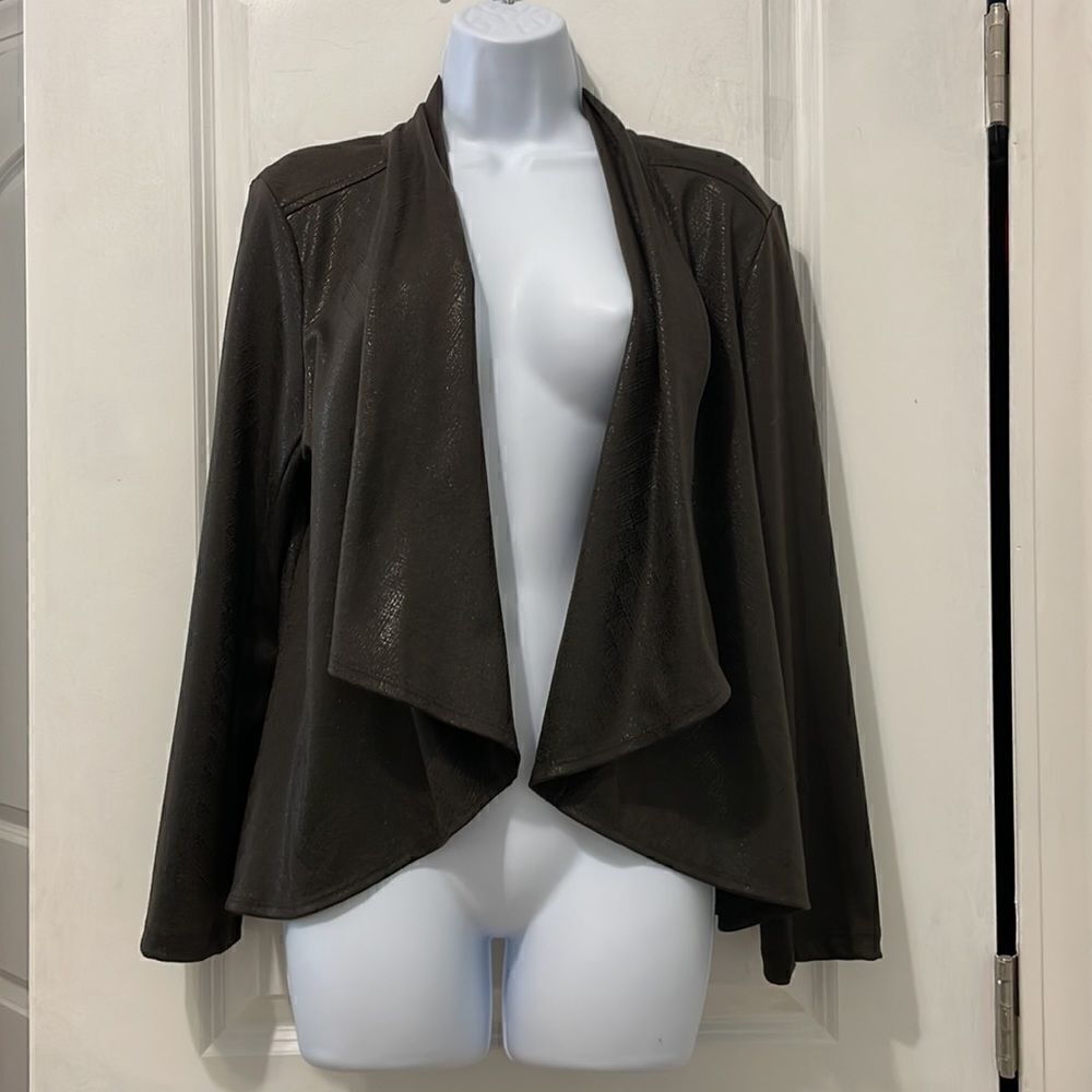 Brown flyaway cropped cardigan duster with black contrast